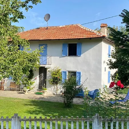 Casa Bianca Azzurra Con Piscina Feriehus Niella Belbo