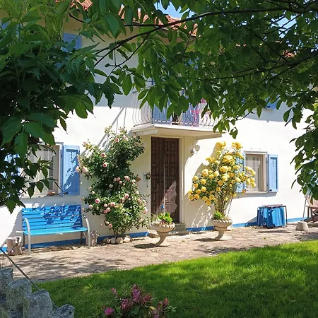 Casa Bianca Azzurra Con Piscina Holiday home Niella Belbo